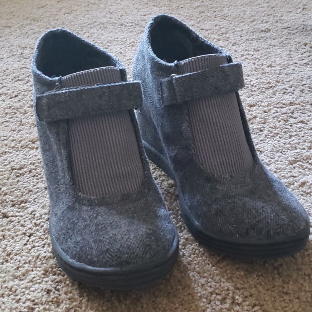 Blowfish Wedges
